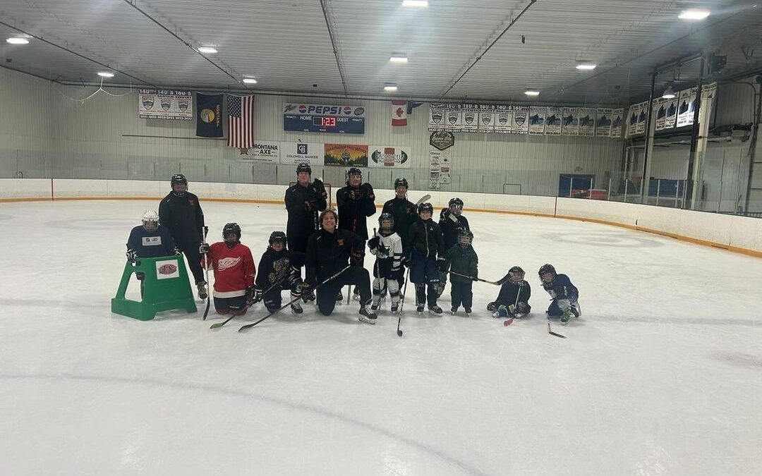 Giving back to our community one skate at a time! This weekend, Our team had a blast teaching kids the fundamentals of hockey at the ‘Learn to Skate’ event. Watching these young skaters grow their confidence on the ice reminds us why we love this game. Thanks to everyone who came out to join us – together, we’re building a strong hockey family in Montana! 🏒